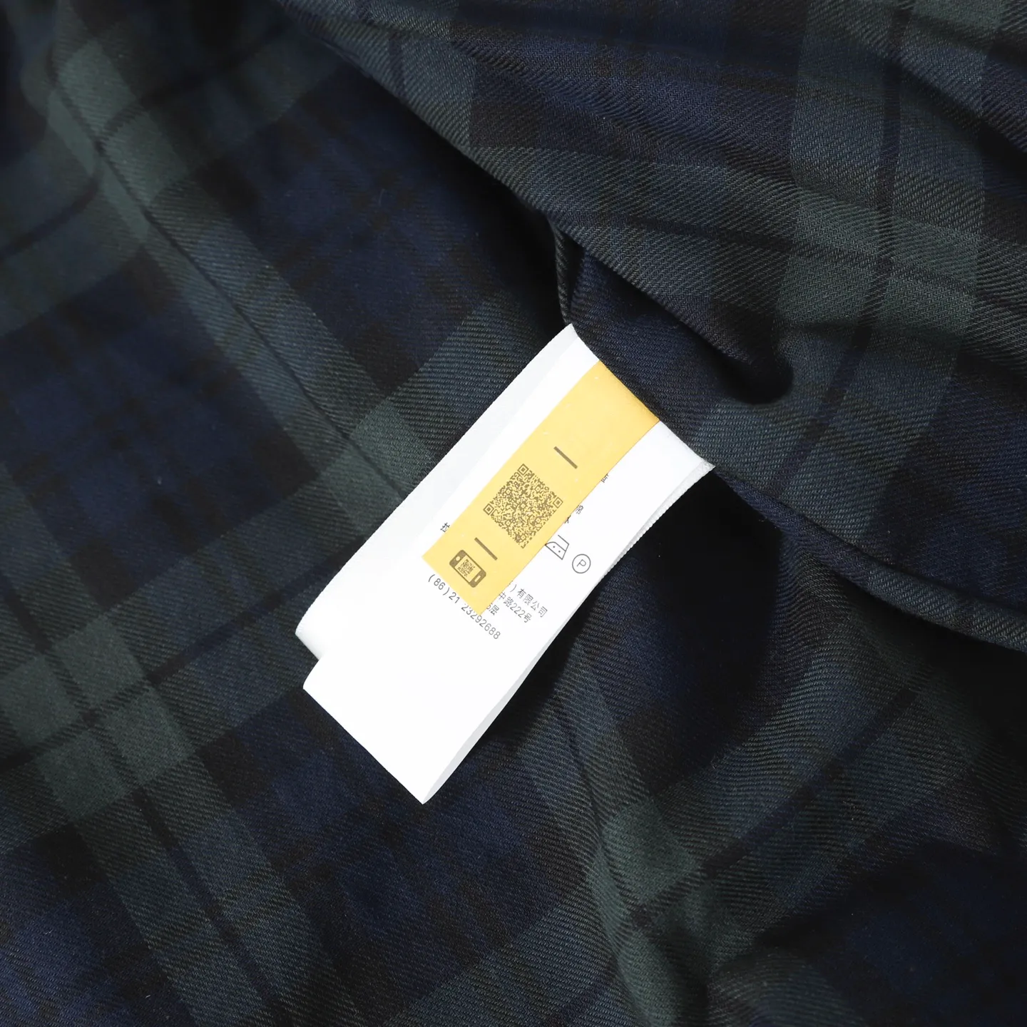 P350 #R24 Ralph Lauren Corduroy Jacket Embroidered Pony Jacket Old Money Style Old Cadre Style Harrington Jacket The interior is made of Scottish plaid fabric, autumnal corduroy material, plus their classic khaki color - three major elements to add to the classic veteran silhouette, retro corduroy fabric. Don’t miss it if you go for the retro route. The same style for men and women, Bai Baihe, is a hit on many star tops from Xiaohongshu! The classic Wellington-style custom-woven corduroy fabric has a delicate, smooth and thick inner plaid lining and uses TALON zippers! It has a retro movie fashion feel in itself! The fit is loose but not baggy. The size is just right and not too picky. The dropped shoulder design modifies the shoulders without making them look bulky. This silhouette is a style that will never go out of style after being worn for a long time. The upper body is also very durable and recognizable. The loose and reasonable version can be worn by both men and women. It is easy to create a clean and refreshing boyish look. Color: Brown, Navy Blue, Black Size: M /L /XL /XXL Length: 68/70/72/74 Bust: 122/126/130/134 Shoulder width: 53/54/55/56 Sleeve length: 65/66/67/68